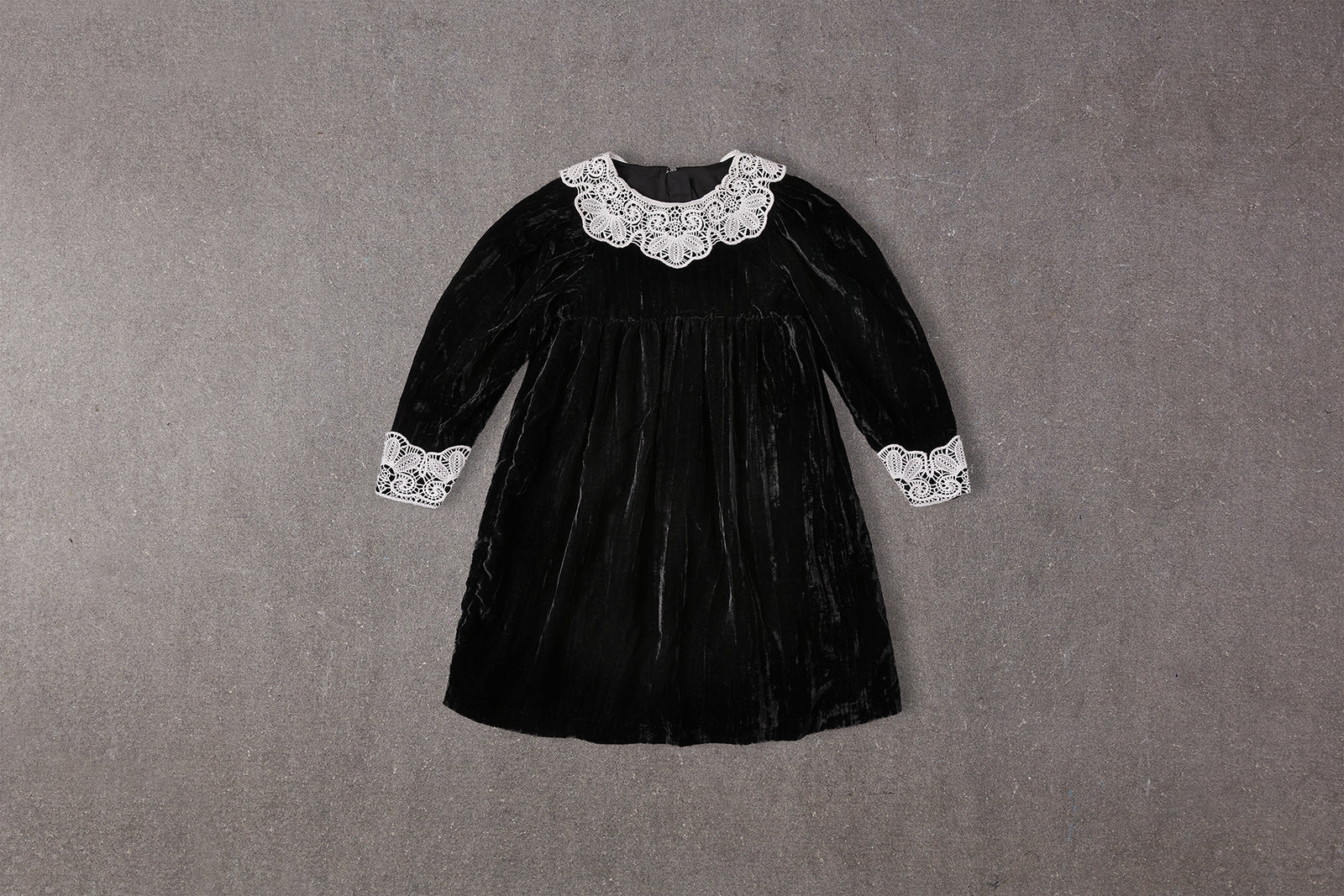 infant black velvet dress Kylie Size:8½ pattern_Feathers Romantic Tulle Custom Made The dress features a
